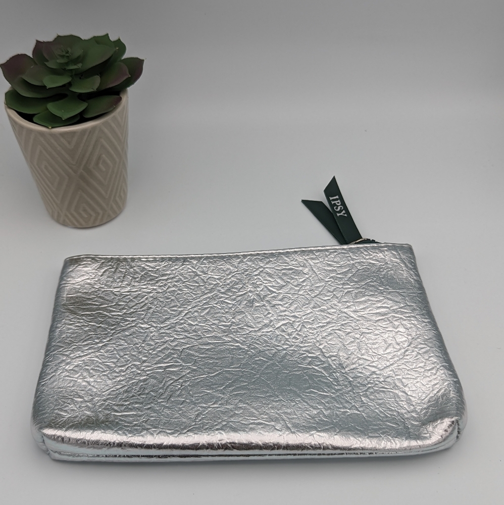 Ipsy Glam Bag Silver December 2019 New